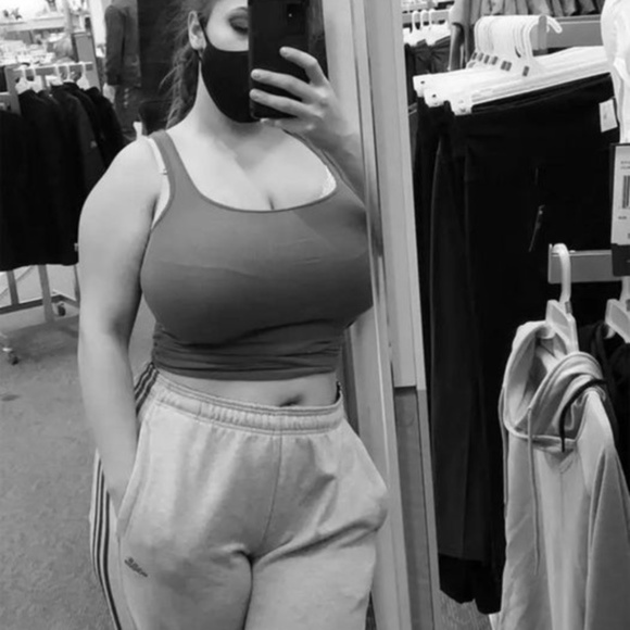 Meet your Posher, Kirby102102's closet (@kirby102 ... - Picture 12 of 16